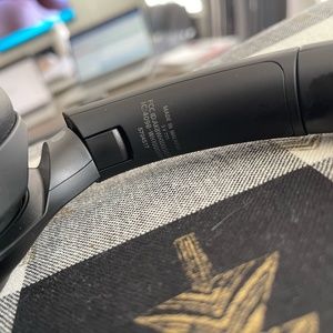 Sony WH-1000XM4 Wireless Noise-Cancelling Over-the-Ear Headphones